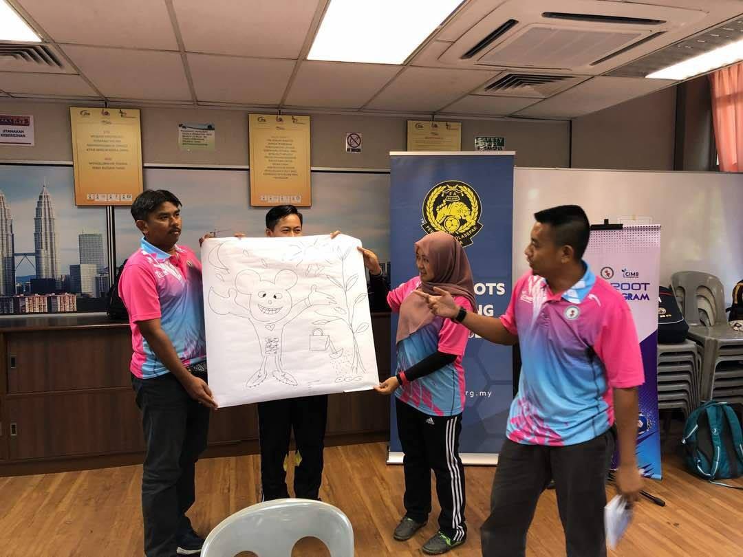 Kursus Kejurulatihan Bola Sepak CIMB-YFA Bersama FAM