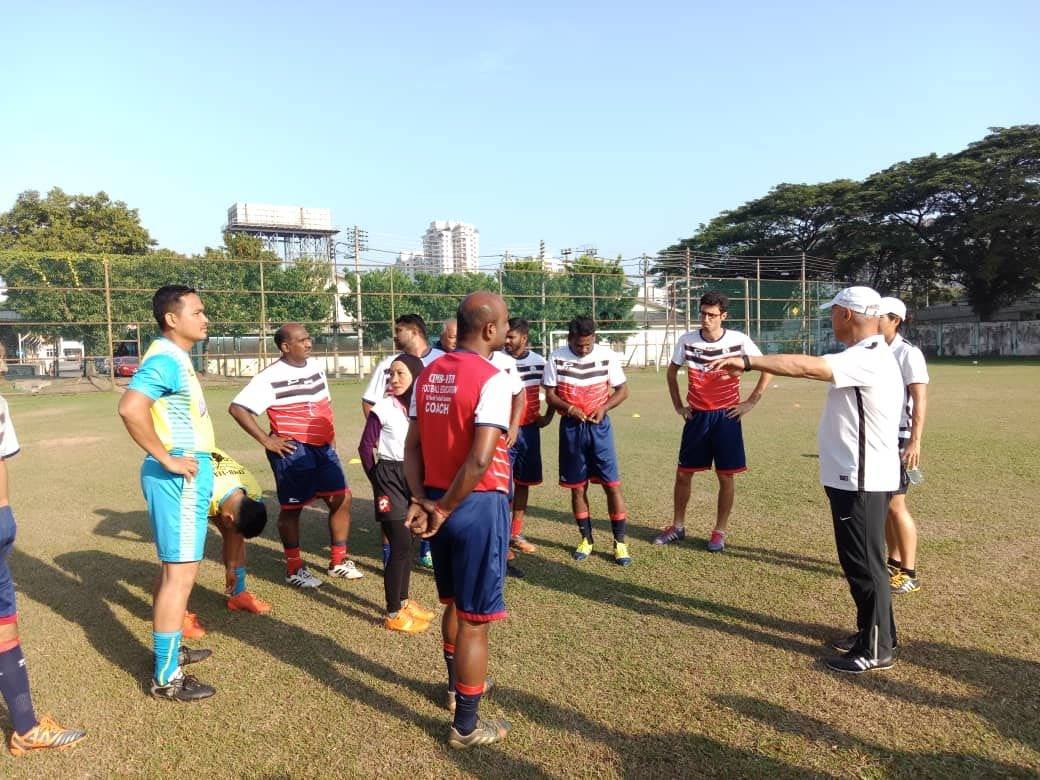 Kursus Kejurulatihan Bola Sepak CIMB-YFA Bersama FAM